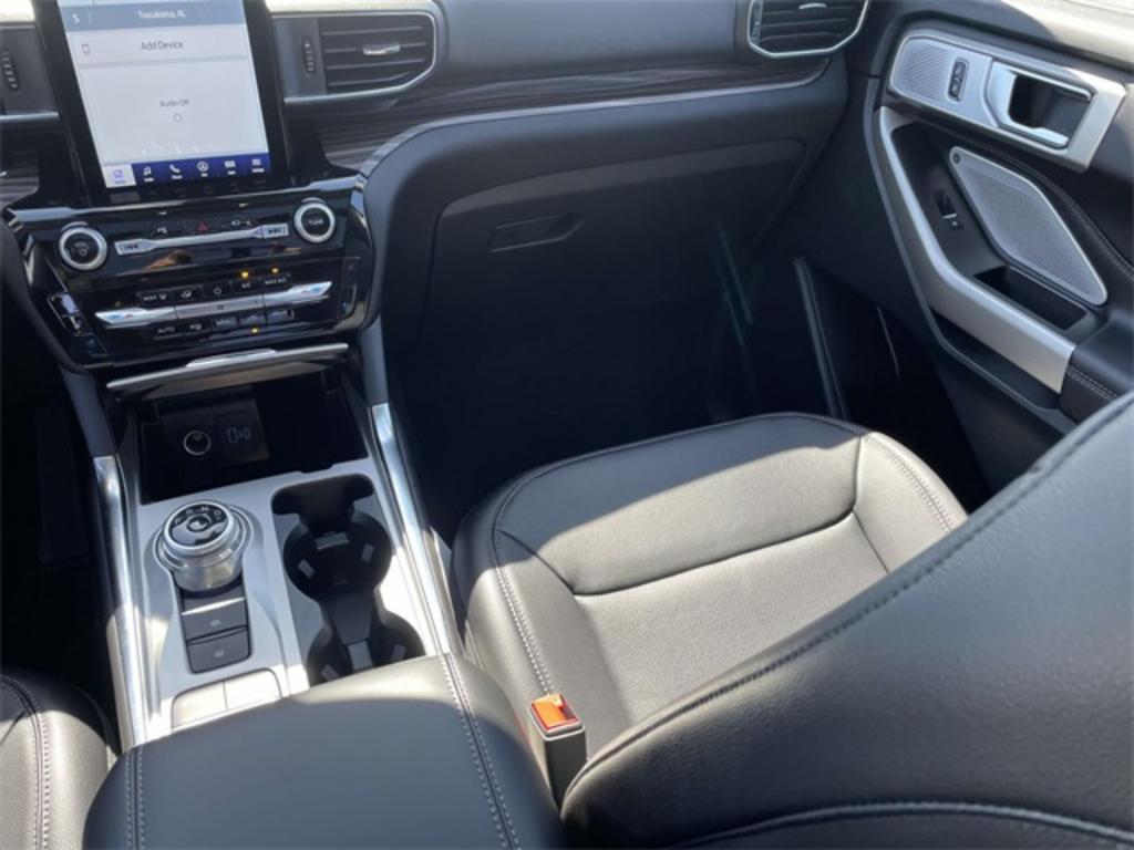 2023 Ford Explorer Limited photo