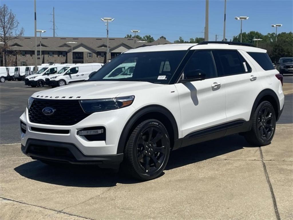 2023 Ford Explorer ST-Line photo