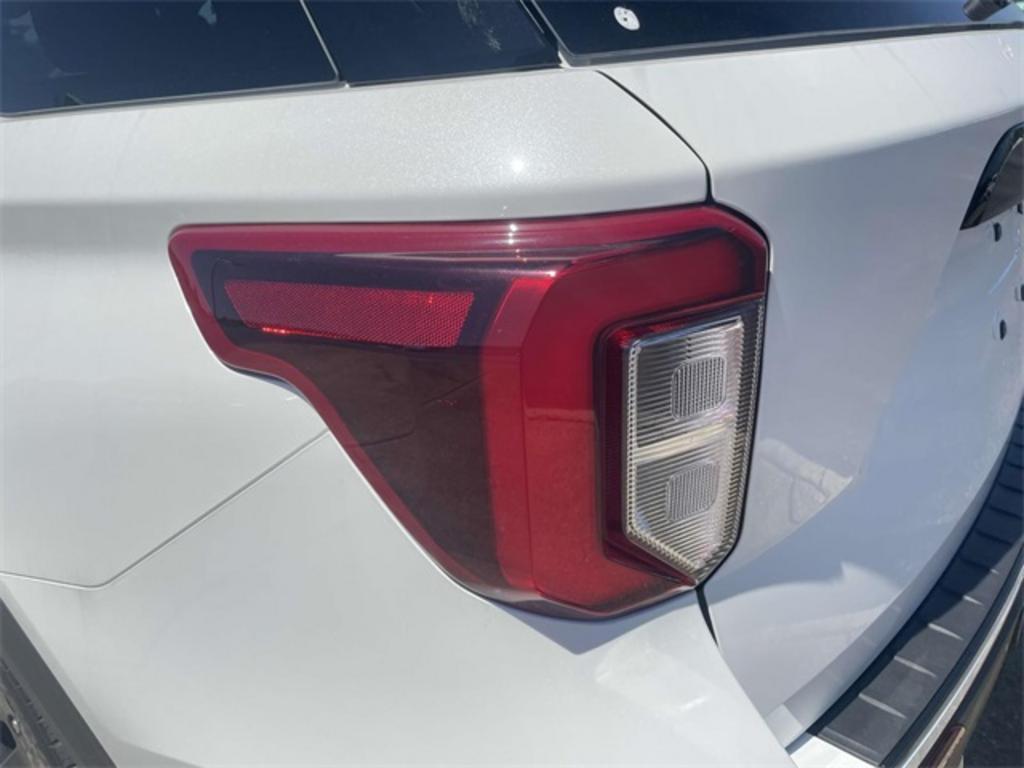 2023 Ford Explorer ST-Line photo