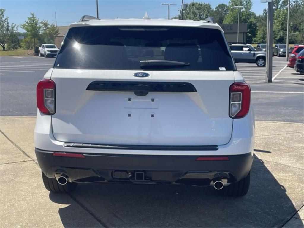 2023 Ford Explorer ST-Line photo