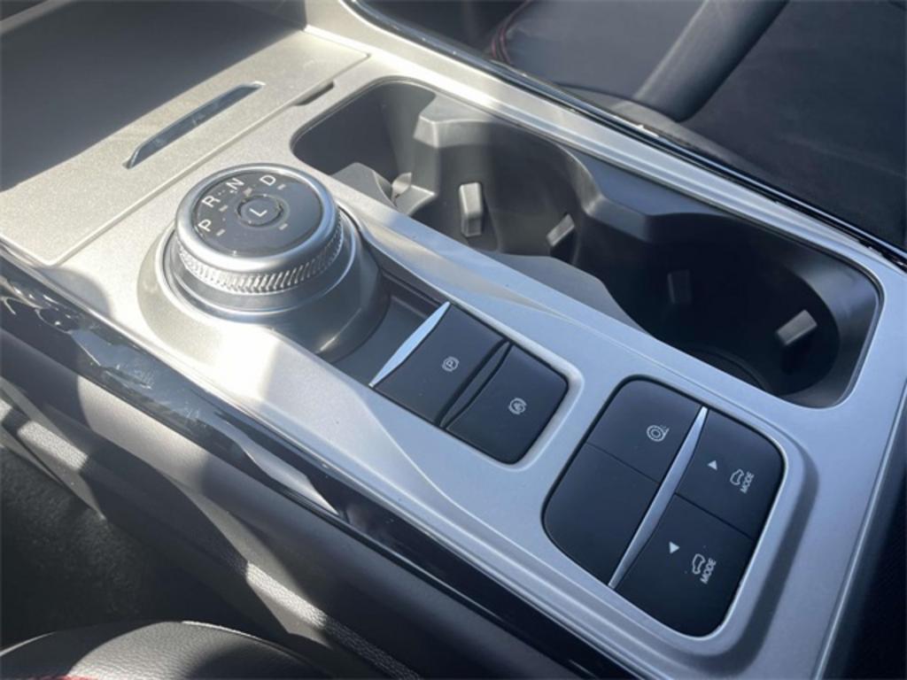 2023 Ford Explorer ST-Line photo