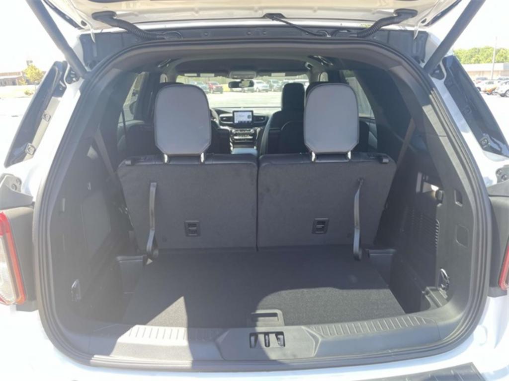 2023 Ford Explorer ST-Line photo
