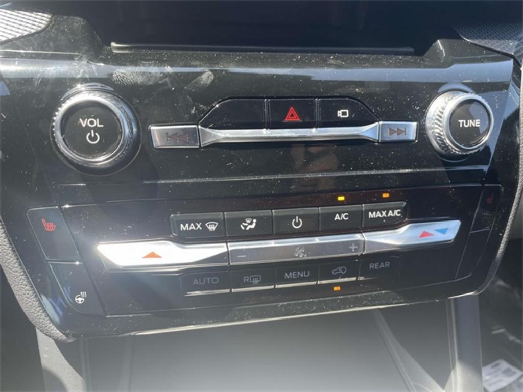 2023 Ford Explorer ST-Line photo