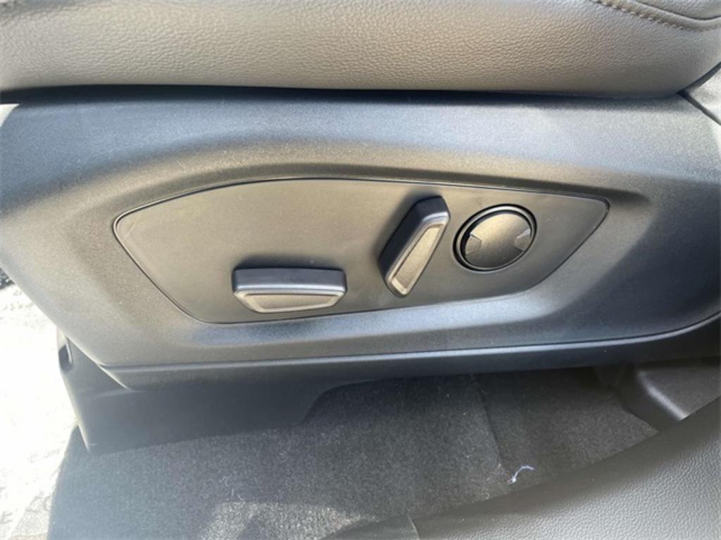 2023 Ford Explorer ST-Line photo