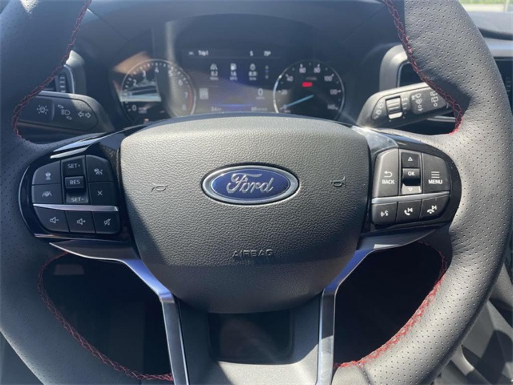 2023 Ford Explorer ST-Line photo