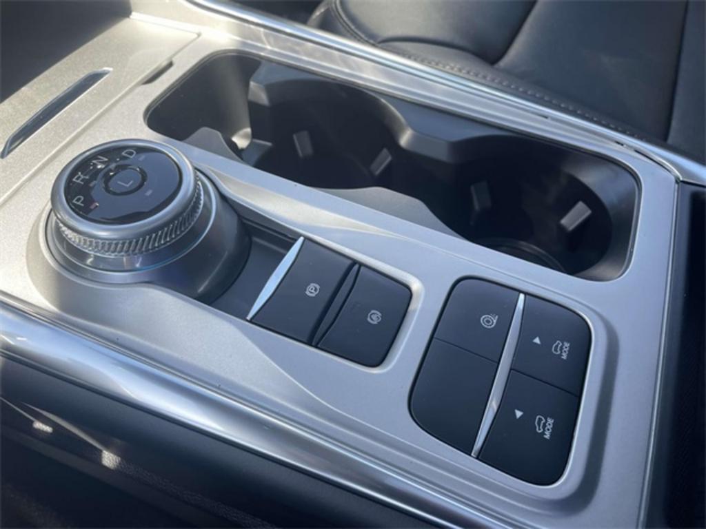 2023 Ford Explorer Limited photo