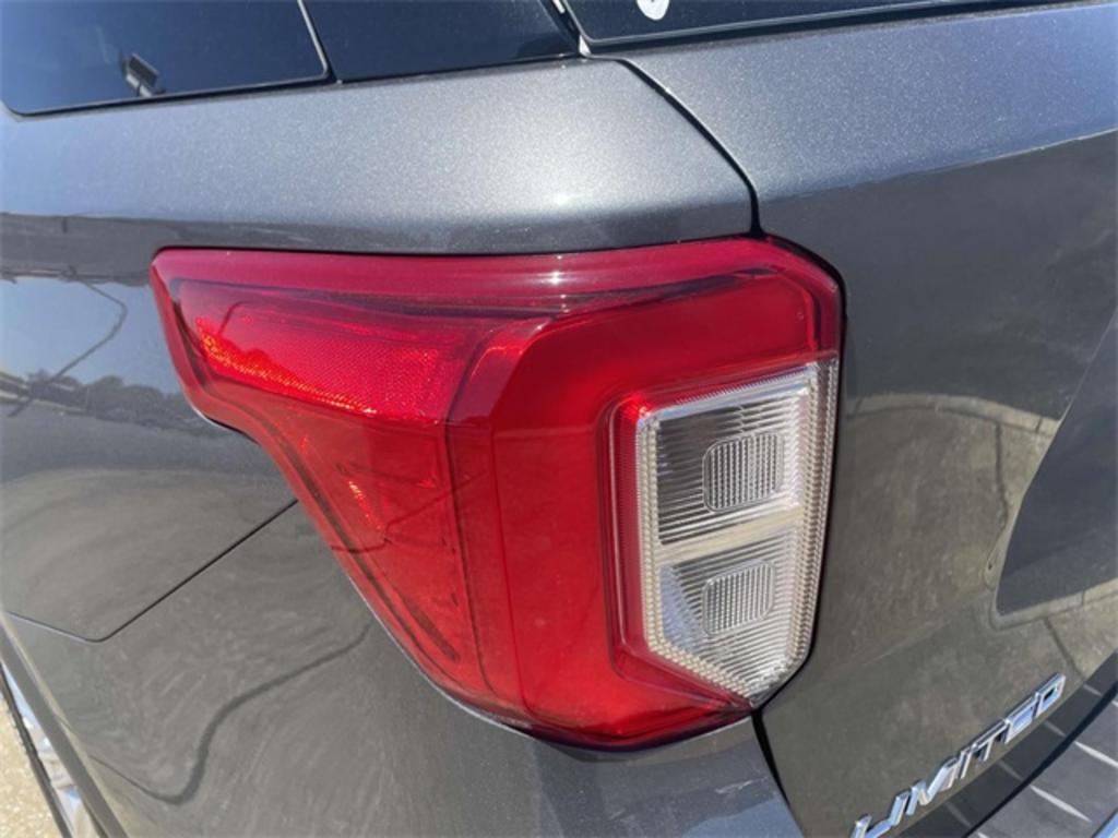 2023 Ford Explorer Limited photo