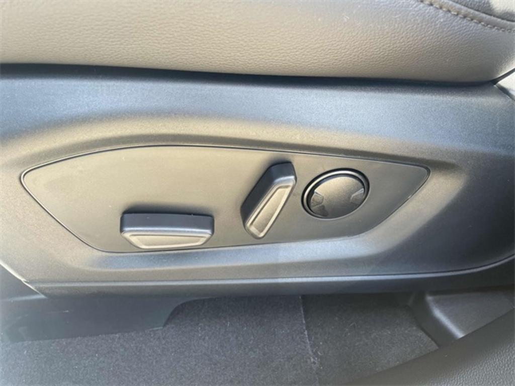 2023 Ford Explorer Limited photo