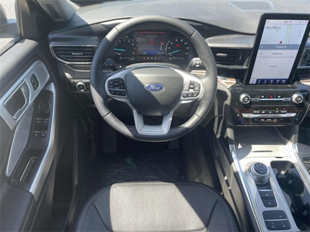 2023 Ford Explorer Limited photo