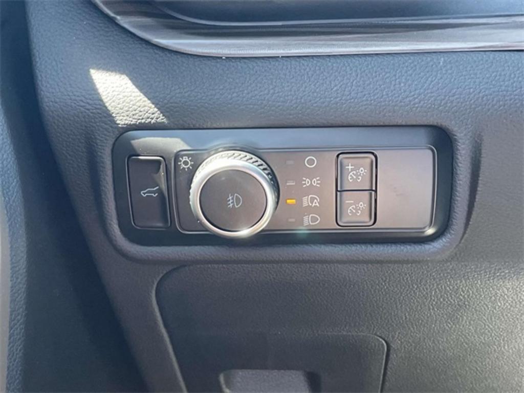 2023 Ford Explorer Limited photo