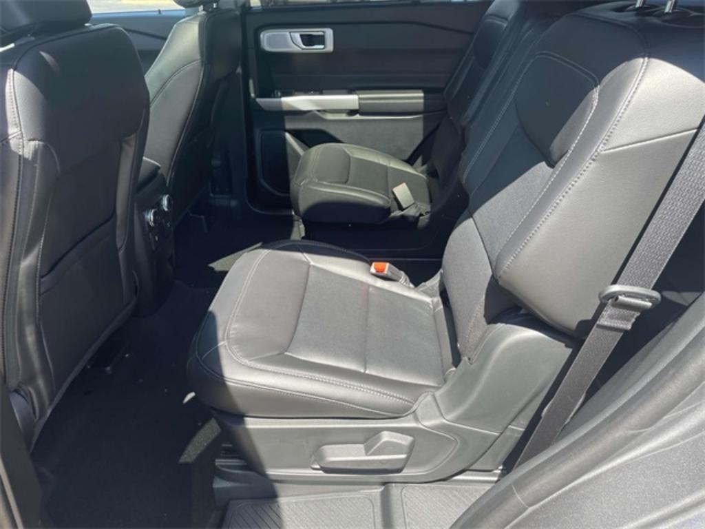 2023 Ford Explorer Limited photo
