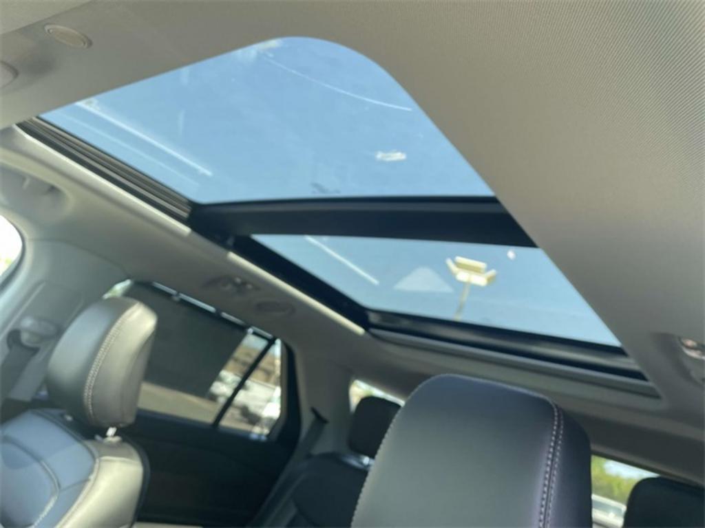 2023 Ford Explorer Limited photo