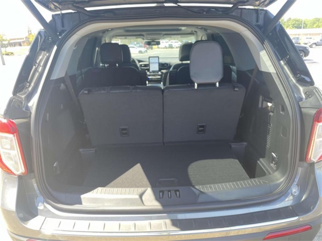 2023 Ford Explorer Limited photo
