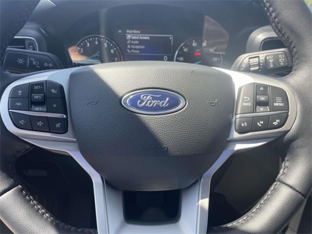2023 Ford Explorer Limited photo