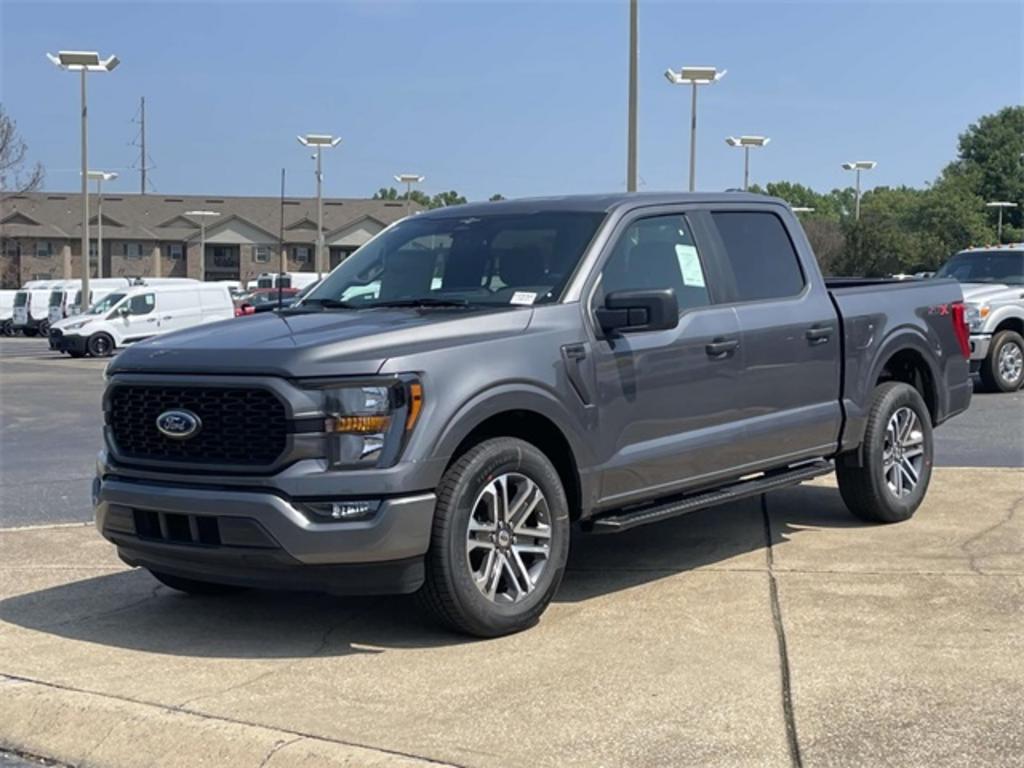 2023 Ford F-150 - $42,999