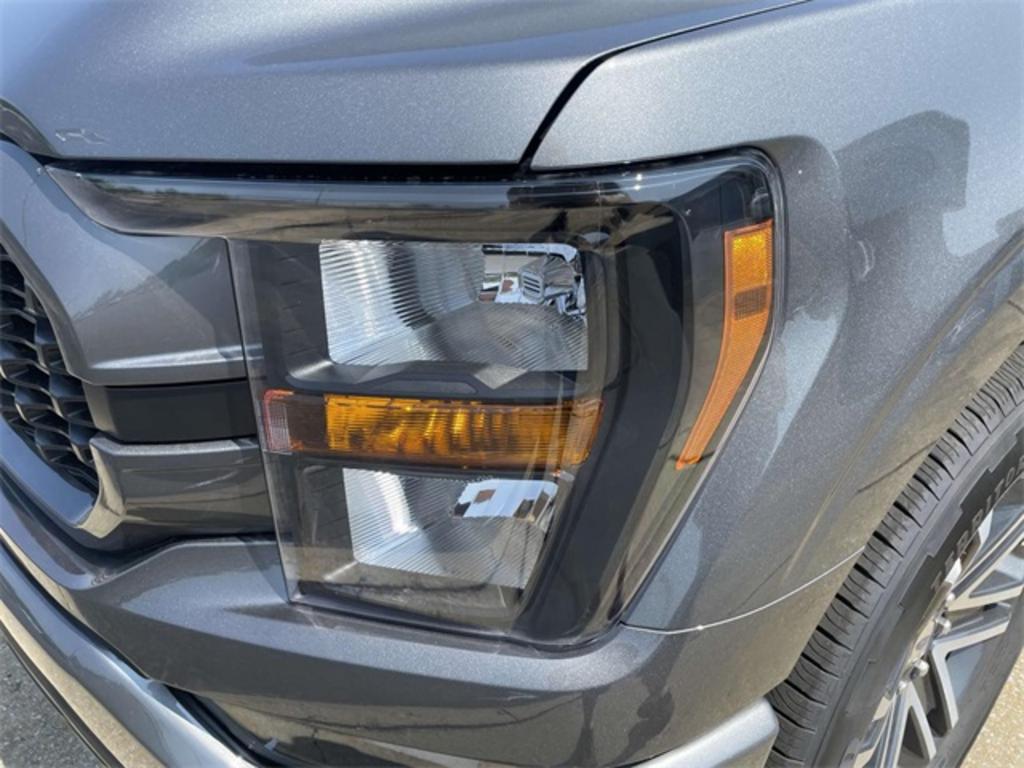 2023 Ford F-150 XL photo