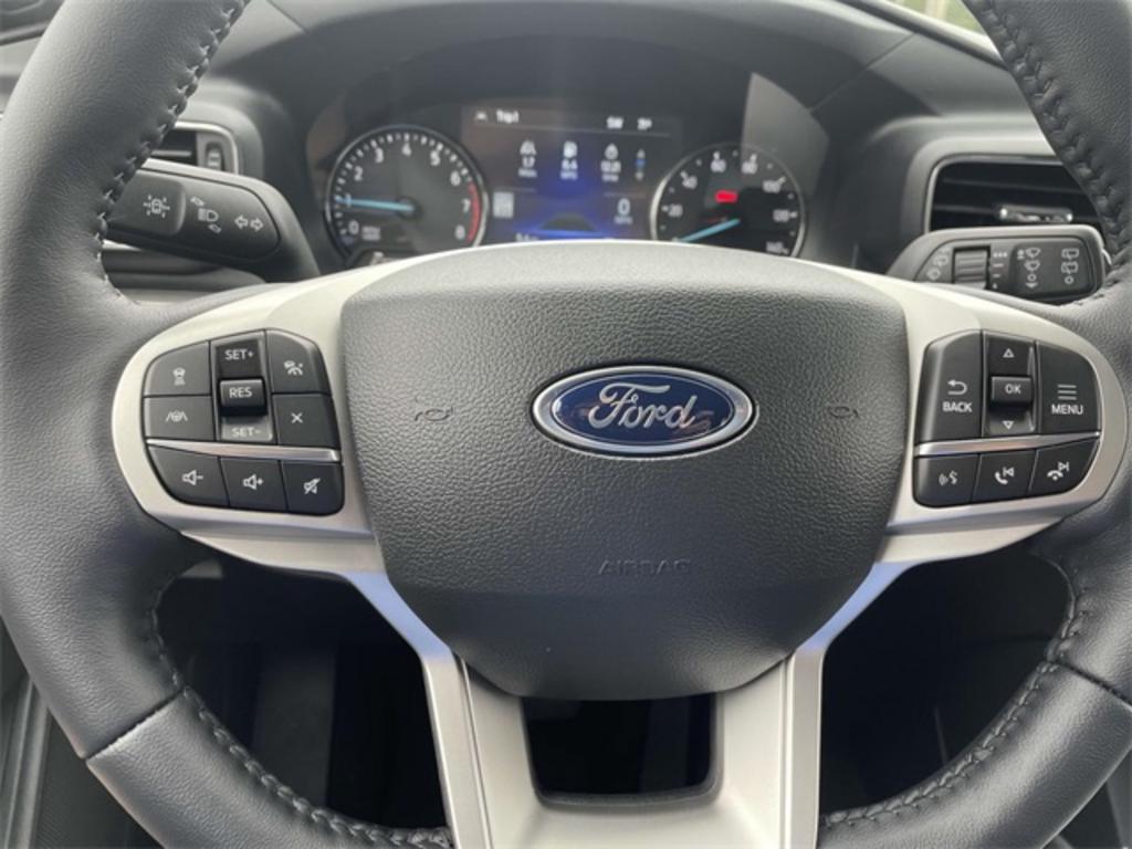 2023 Ford Explorer XLT photo