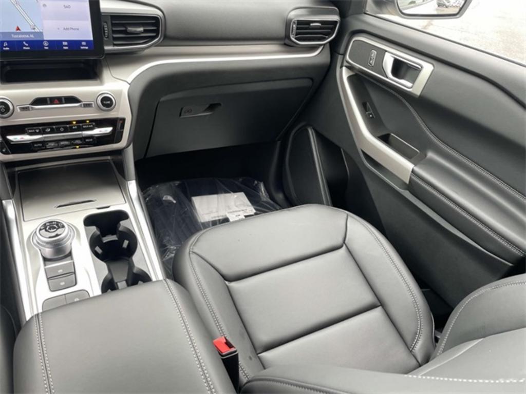 2023 Ford Explorer XLT photo