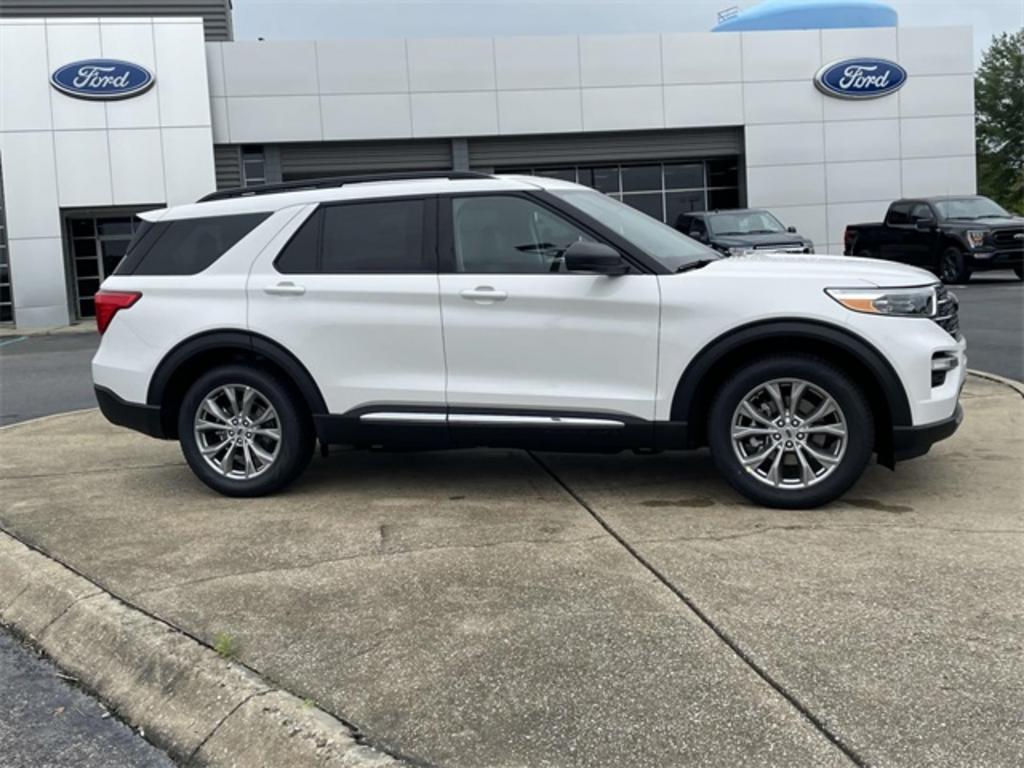 2023 Ford Explorer XLT photo