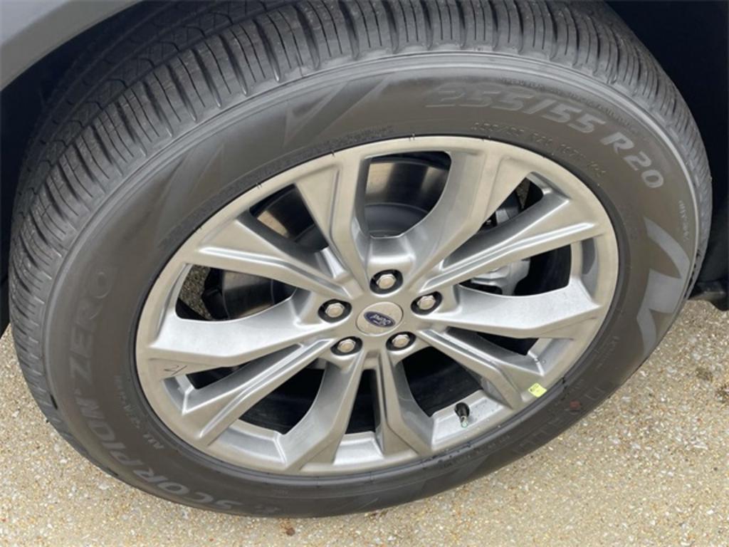 2023 Ford Explorer XLT photo