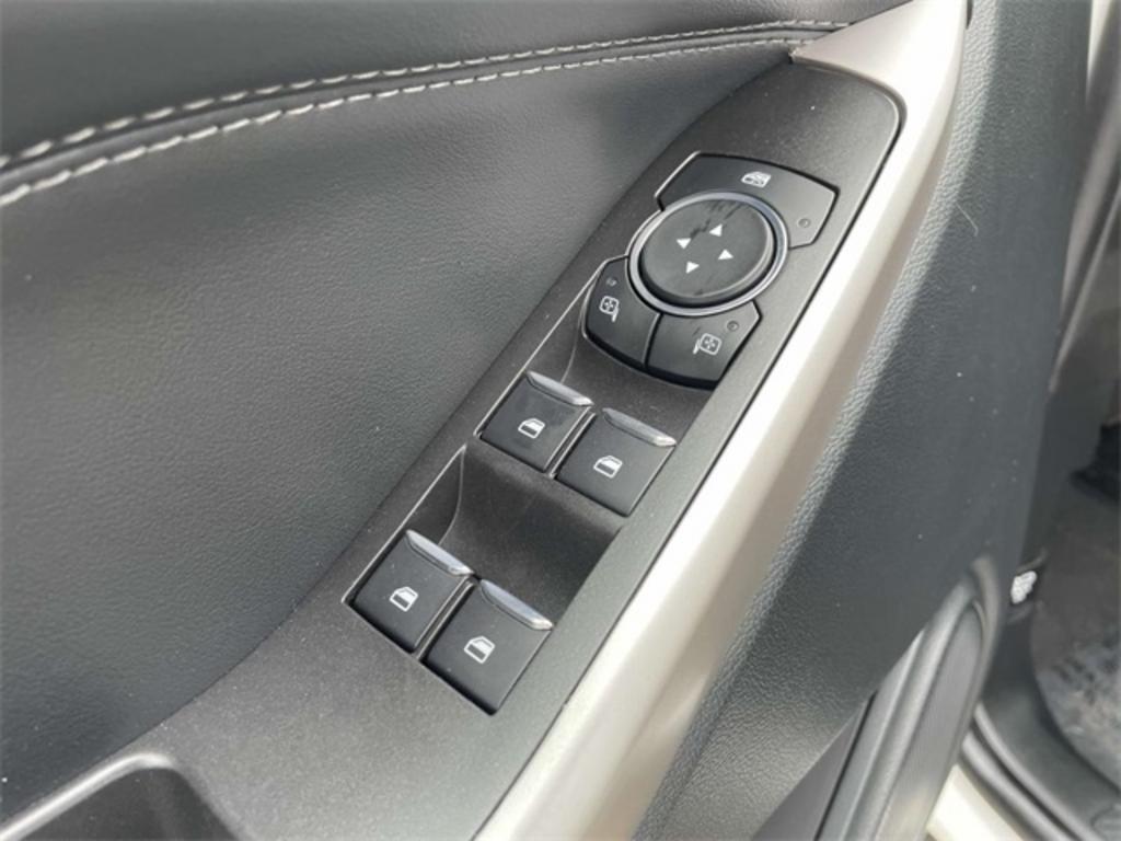 2023 Ford Explorer XLT photo