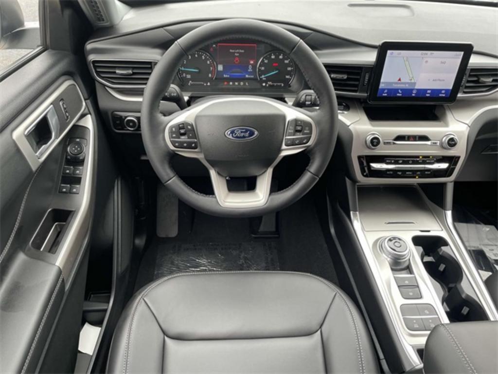 2023 Ford Explorer XLT photo