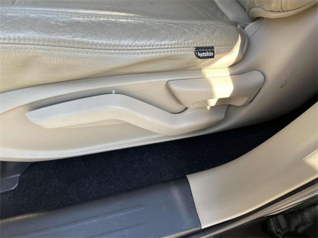 2017 Nissan Pathfinder - $8,500