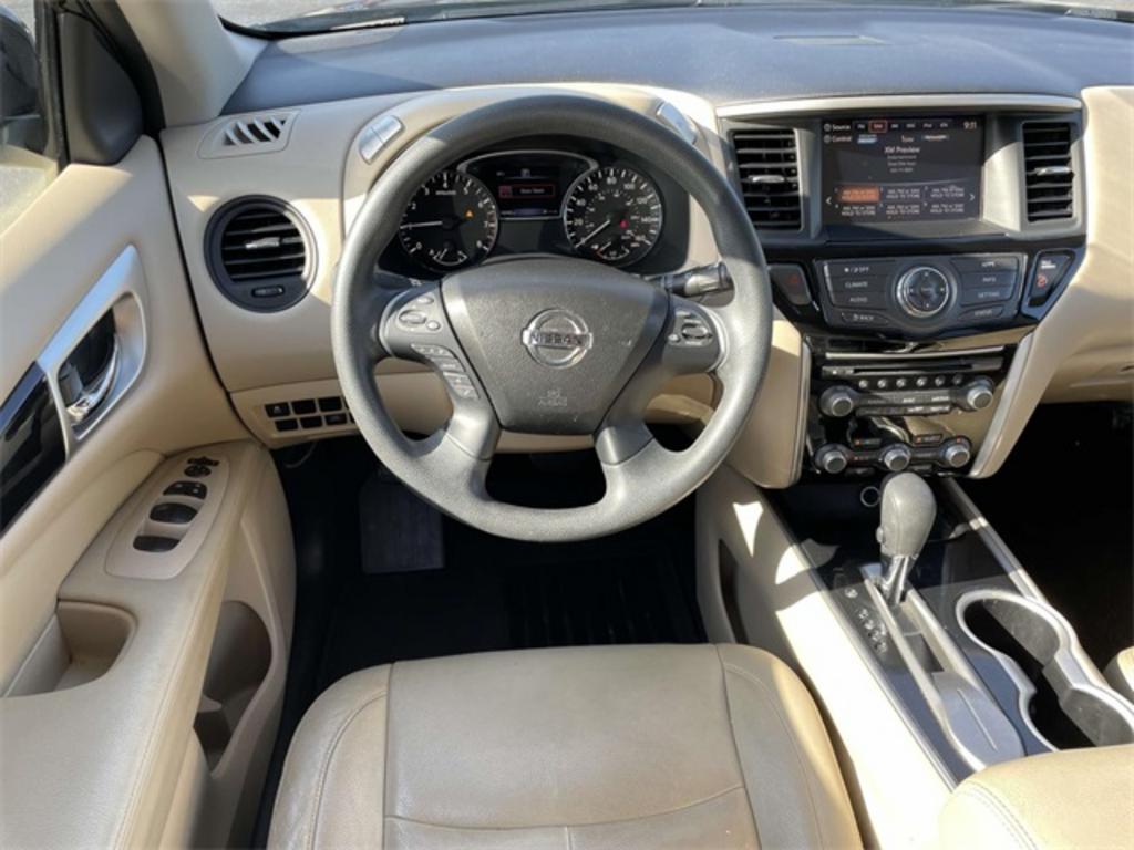 2017 Nissan Pathfinder - $8,500