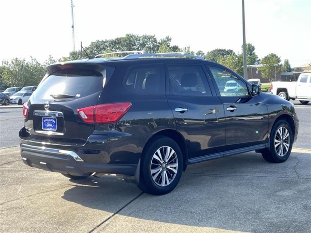 2017 Nissan Pathfinder - $8,500