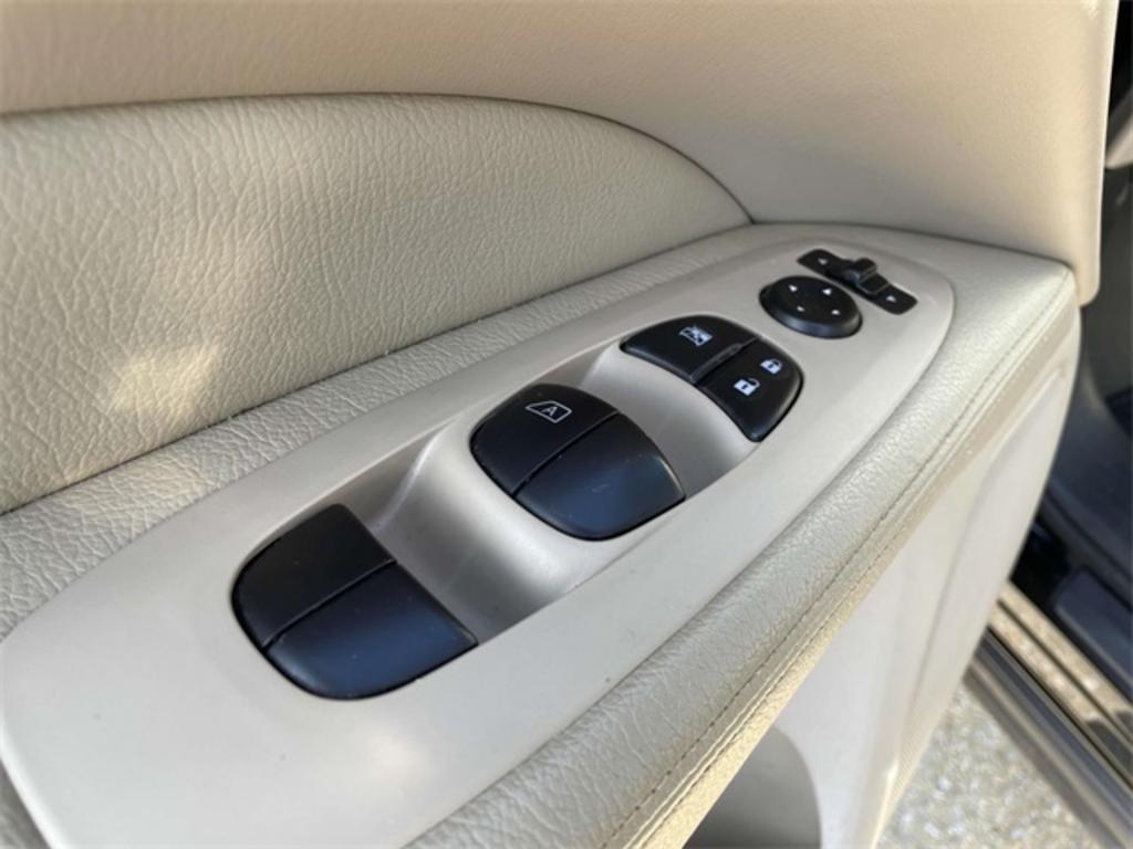 2017 Nissan Pathfinder - $8,500