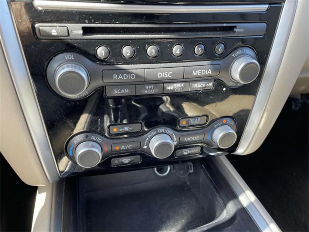 2017 Nissan Pathfinder - $8,500
