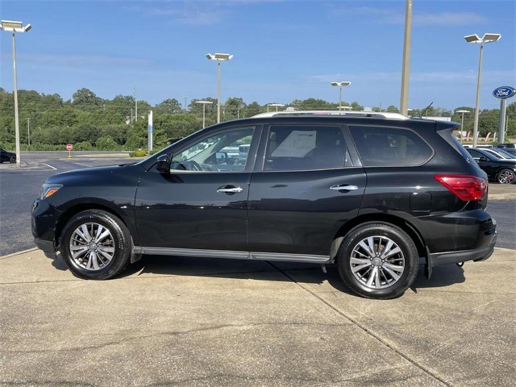 2017 Nissan Pathfinder - $8,500
