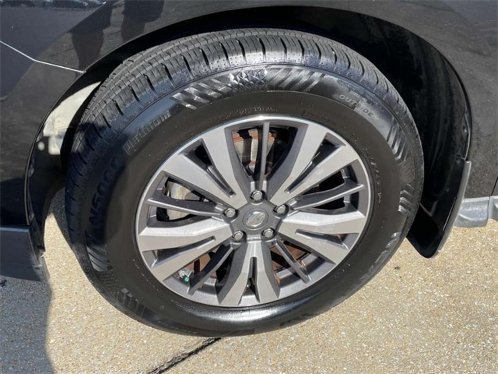 2017 Nissan Pathfinder - $8,500