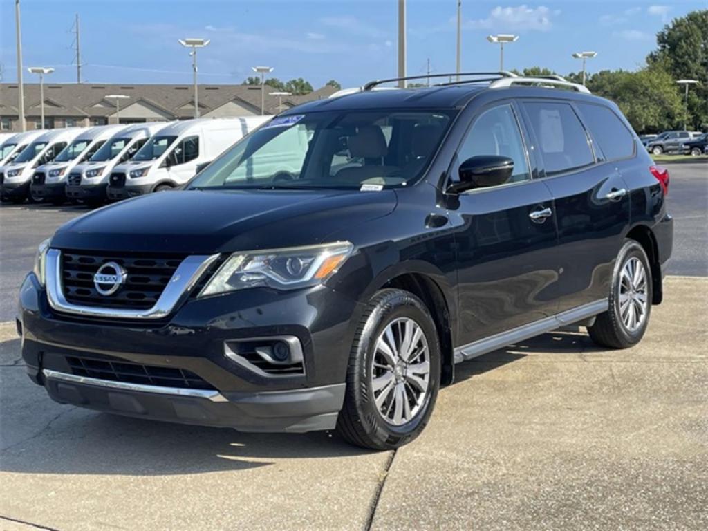 2017 Nissan Pathfinder - $8,500