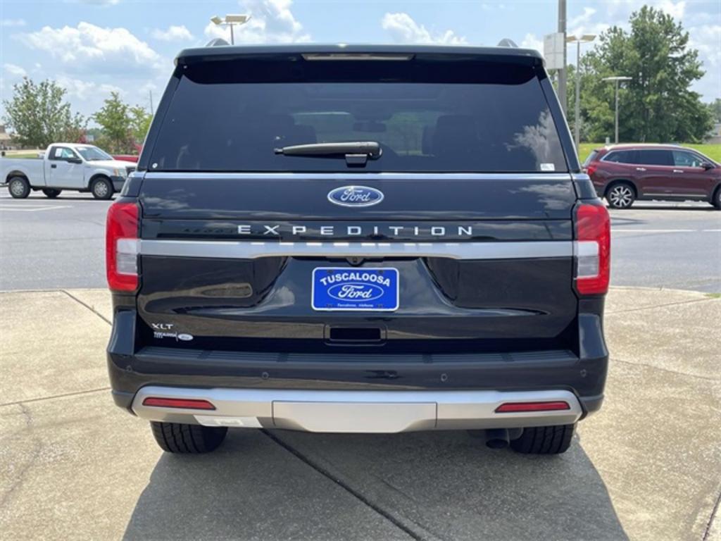 2023 Ford Expedition XLT photo