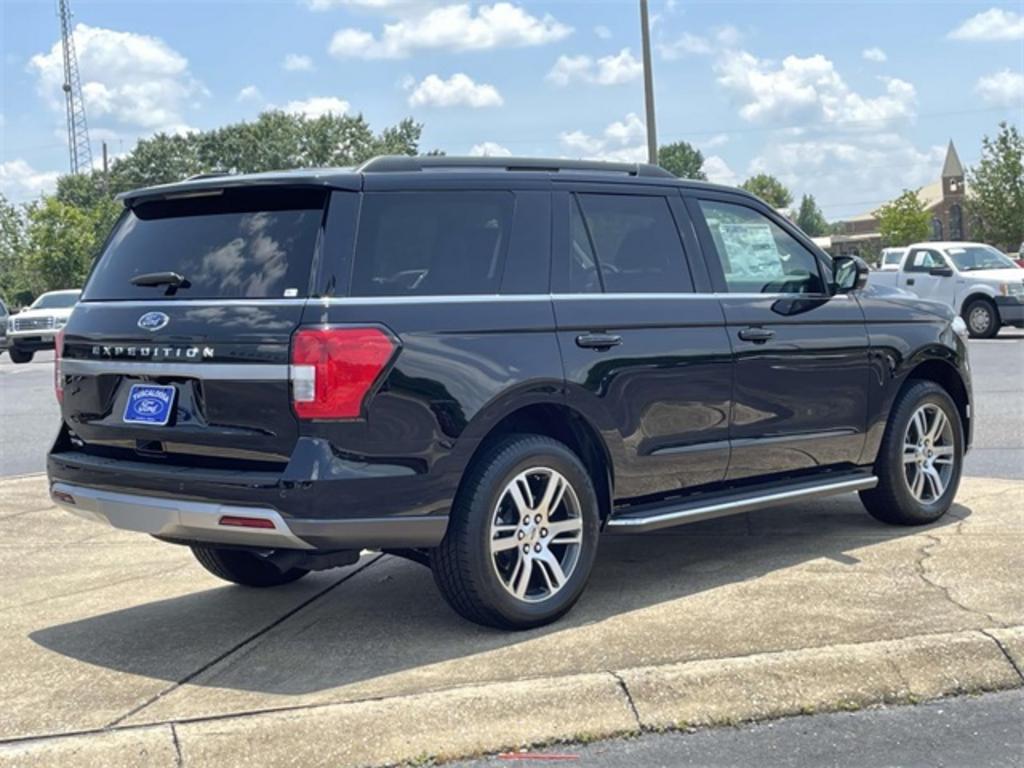 2023 Ford Expedition XLT photo