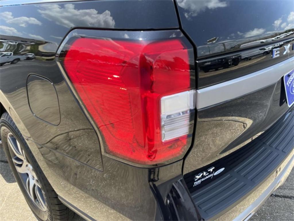2023 Ford Expedition XLT photo