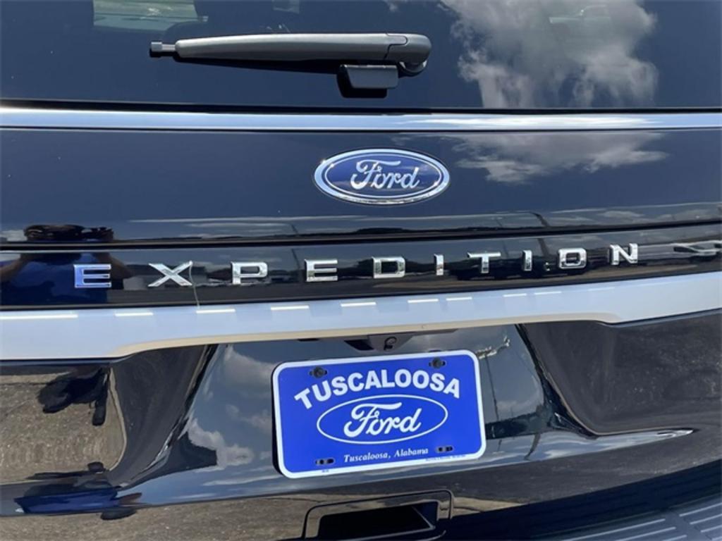 2023 Ford Expedition XLT photo