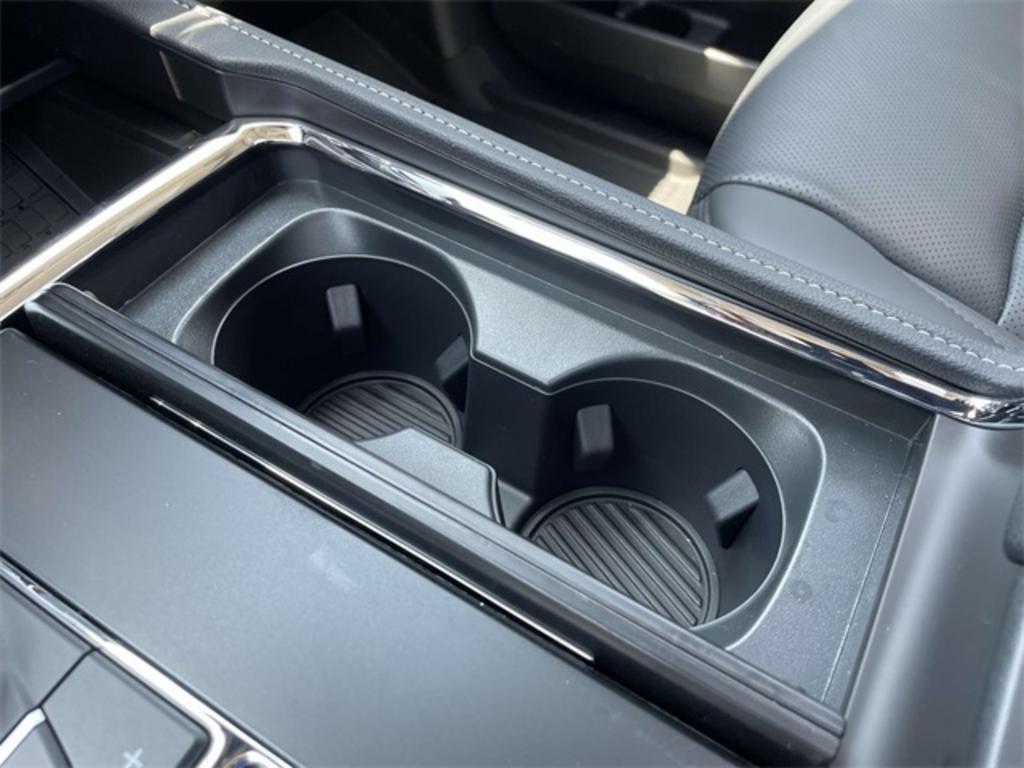 2023 Ford Expedition XLT photo