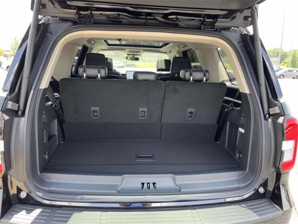 2023 Ford Expedition XLT photo