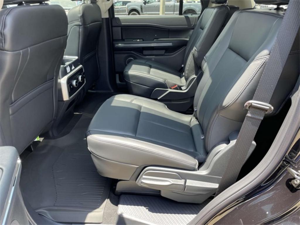 2023 Ford Expedition XLT photo
