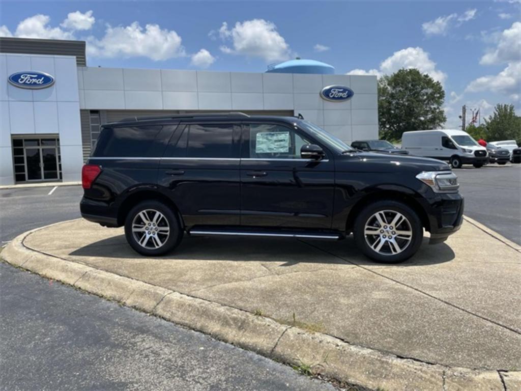 2023 Ford Expedition XLT photo