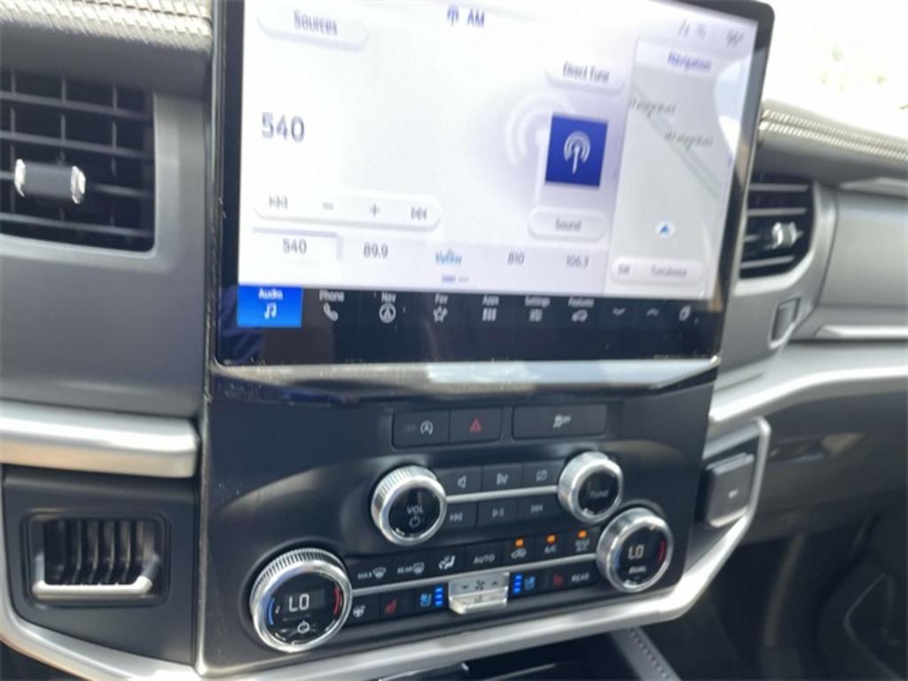 2023 Ford Expedition XLT photo