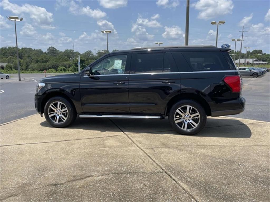 2023 Ford Expedition XLT photo