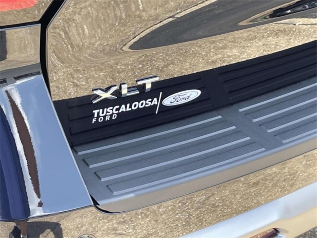 2023 Ford Expedition XLT photo