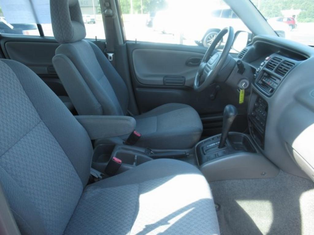 2004 Chevrolet Tracker - $3,500