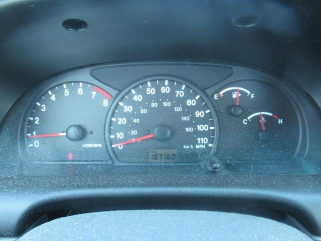 2004 Chevrolet Tracker photo