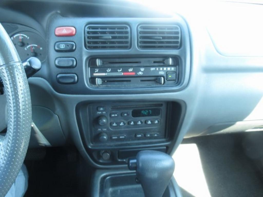 2004 Chevrolet Tracker - $3,500