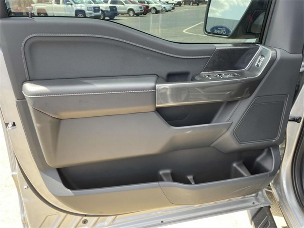 2023 Ford F-150 XLT photo