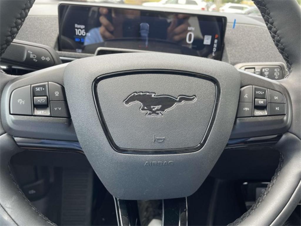 2023 Ford Mustang - $46,999